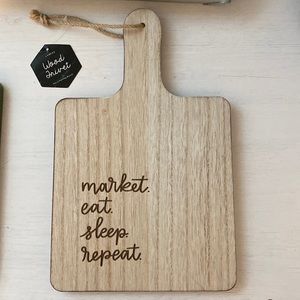 DECORATIVE WOOD CUTTING BOARD
